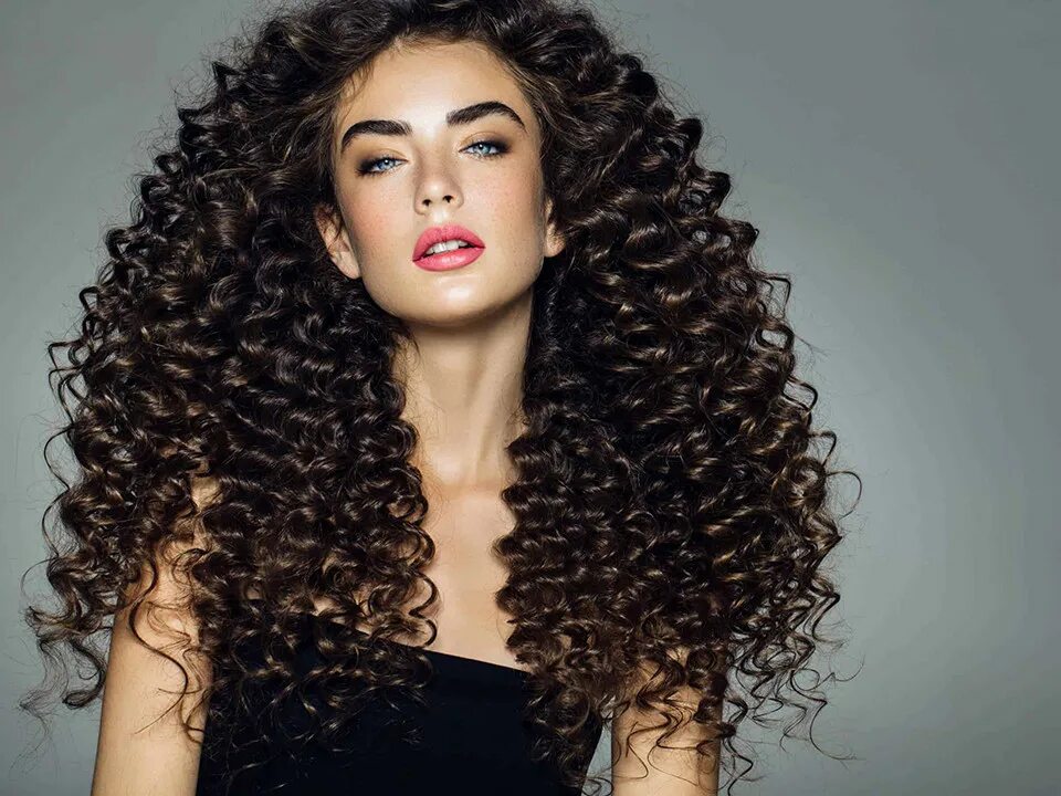 Кучерявые волосы фото Химическая завивка и выпрямление волос в Электростали и Ногинске