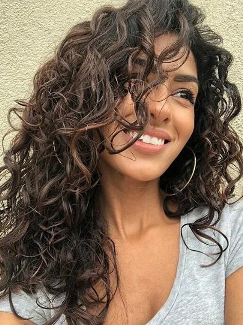 Кучерявые волосы прически фото Trendy Curly Haircuts with Bangs for Long Layered Hair