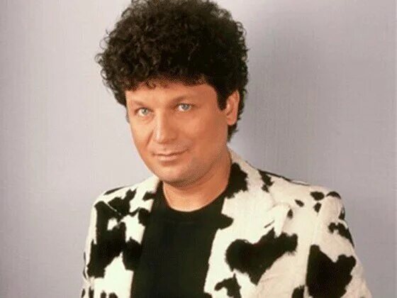 Кучерявый певец 90 х фото Как сложилась судьба певца Сергея Минаева исполнившего хит "Макарена" Хелена Дзе