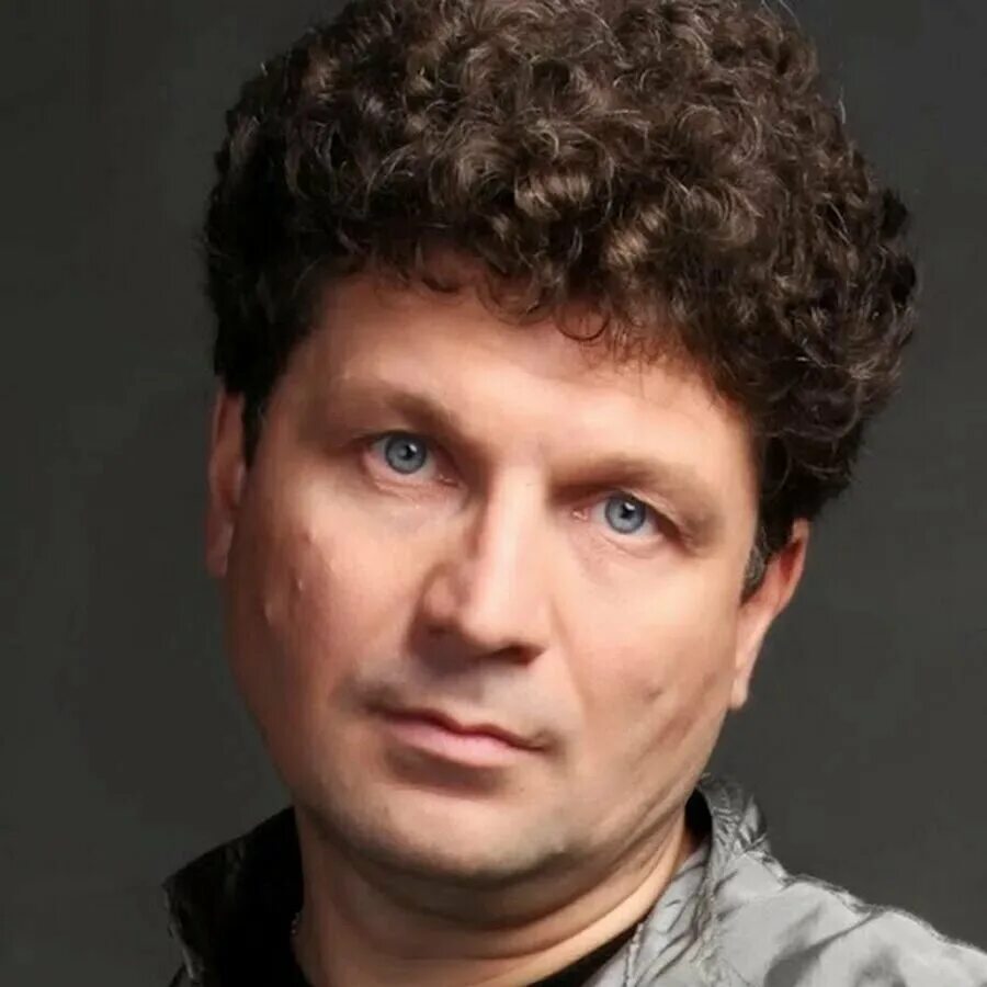 Кучерявый певец 90 х фото русский Как сложилась жизнь популярного певца, телеведущего, шоумена (конца 80-ых годов)