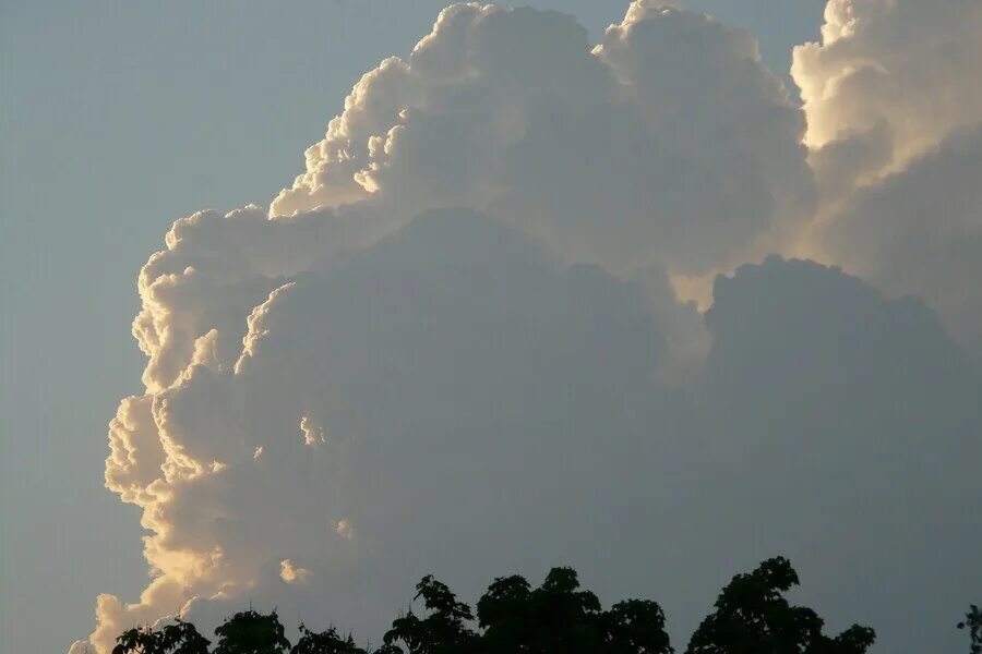 Кучевые дождевые облака фото Тропической погодой попрощается июль с Приамурьем ▸ Amur.Life