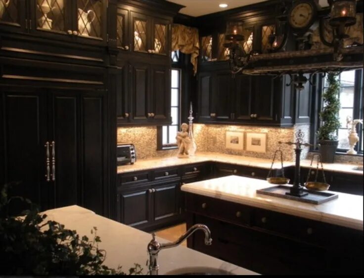 Кухня черная деревянная фото Favorite Colored Kitchen Cabinets Traditional kitchen design, Gothic kitchen, In