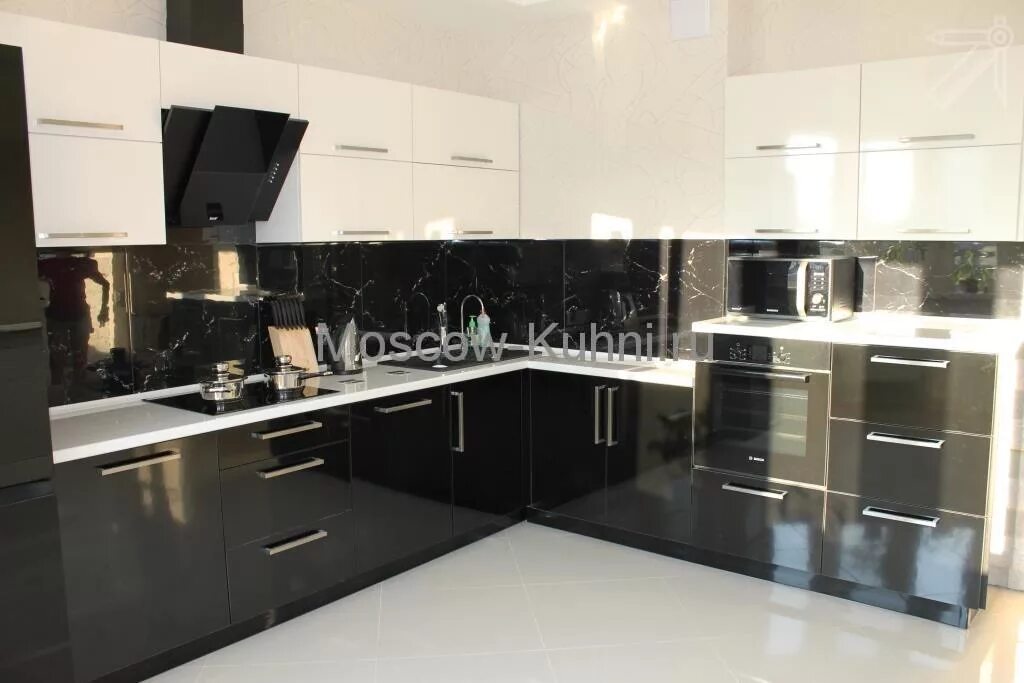 Кухня черный низ белый верх фото Кухня черный низ черный верх фото - ViktoriaFoto.ru