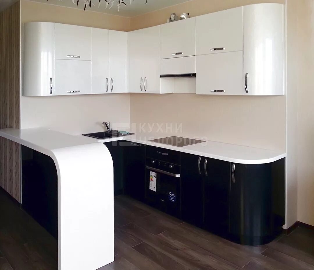 Кухня черный низ белый верх фото Кухня Галлинара купить от производителя Мебельмания в Санкт-Петербурге