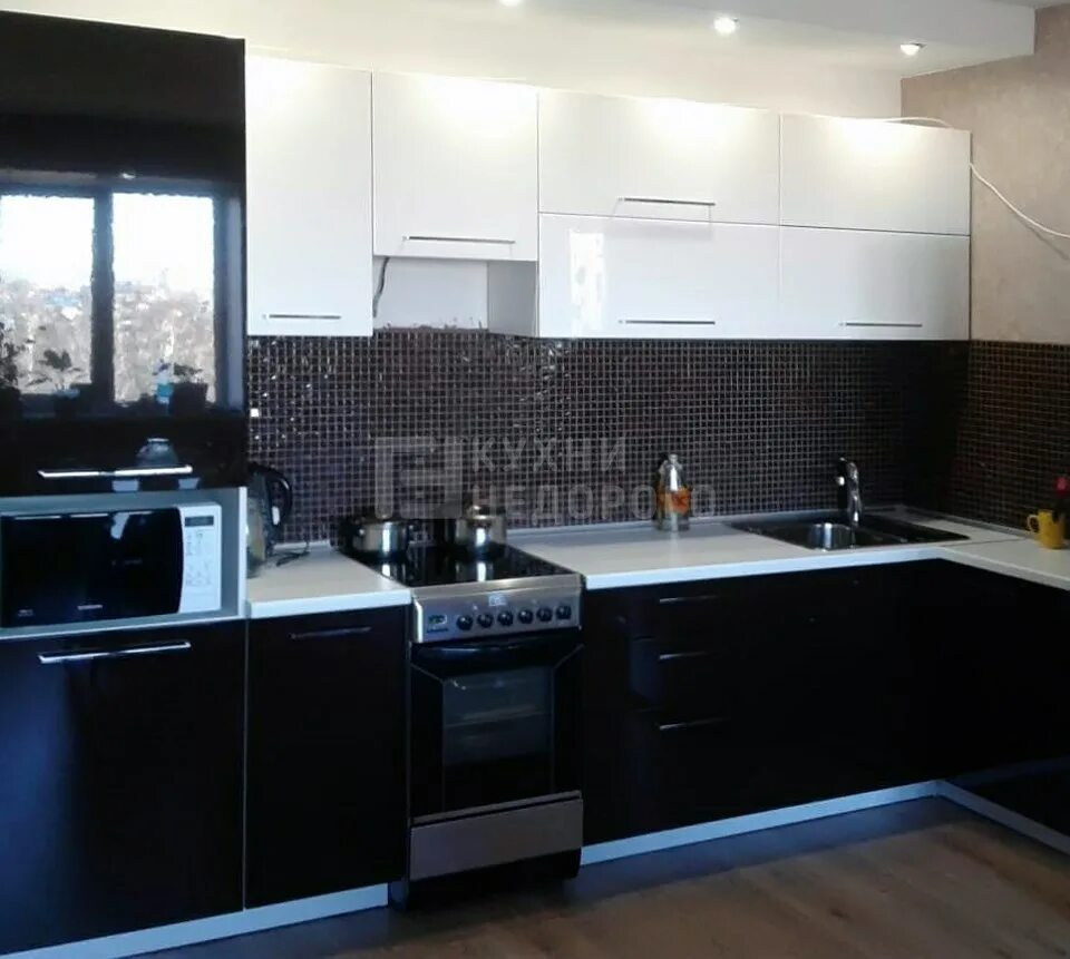 Кухня черный низ белый верх фото Кухня Тарим - купить в Санкт-Петербурге, цена от 158400 руб., фото, отзывы