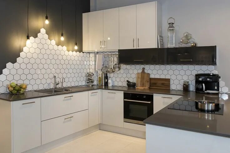 Кухня фартук фото дизайн For a contemporary kitchen with sophistication choose the Loxley gloss in white.