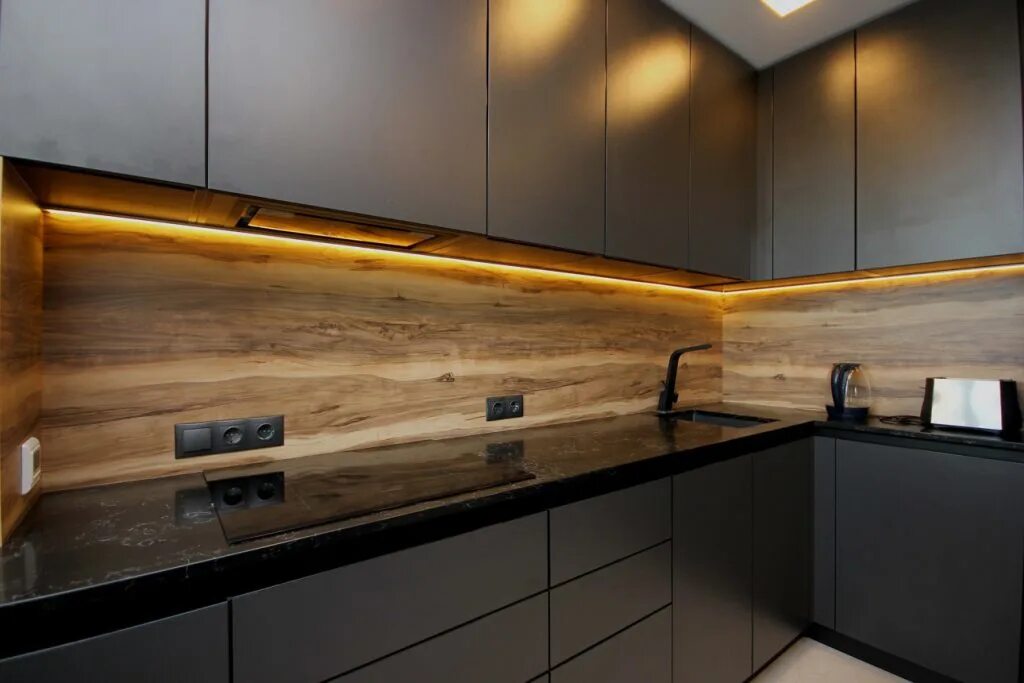 Кухня фартук под дерево фото Фото кухни с деревянным фартуком: найдено 87 изображений