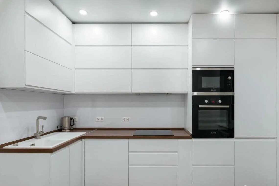 Кухня фасад белая фото Дизайн белой кухни: 350 фото в интерьере, идеи для проекта и рекомендации - ArtP