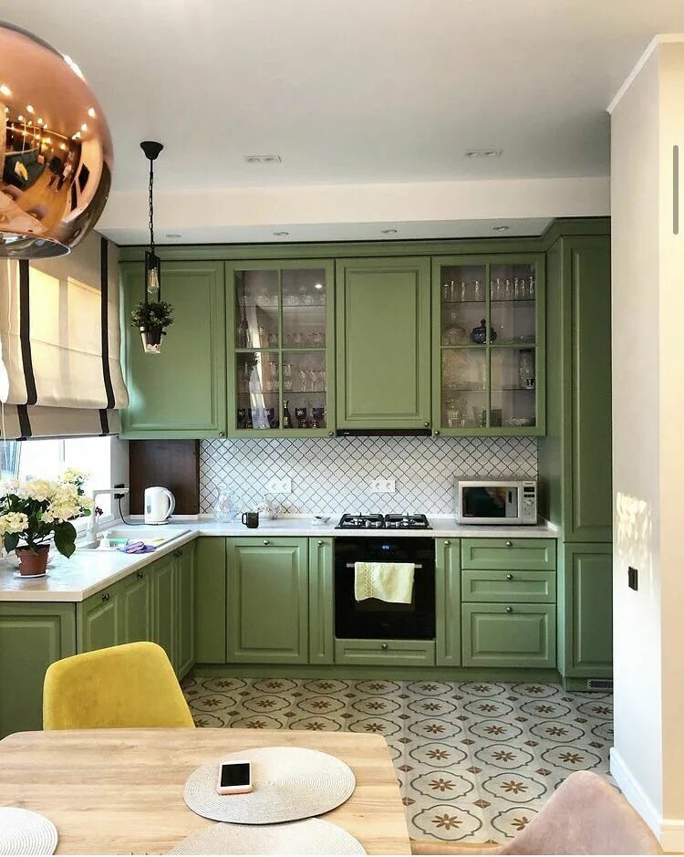 Кухня фисташкового цвета в интерьере фото Пин на доске дом мечты в 2024 г Интерьер кухни, Интерьер, Оливковые гостиные