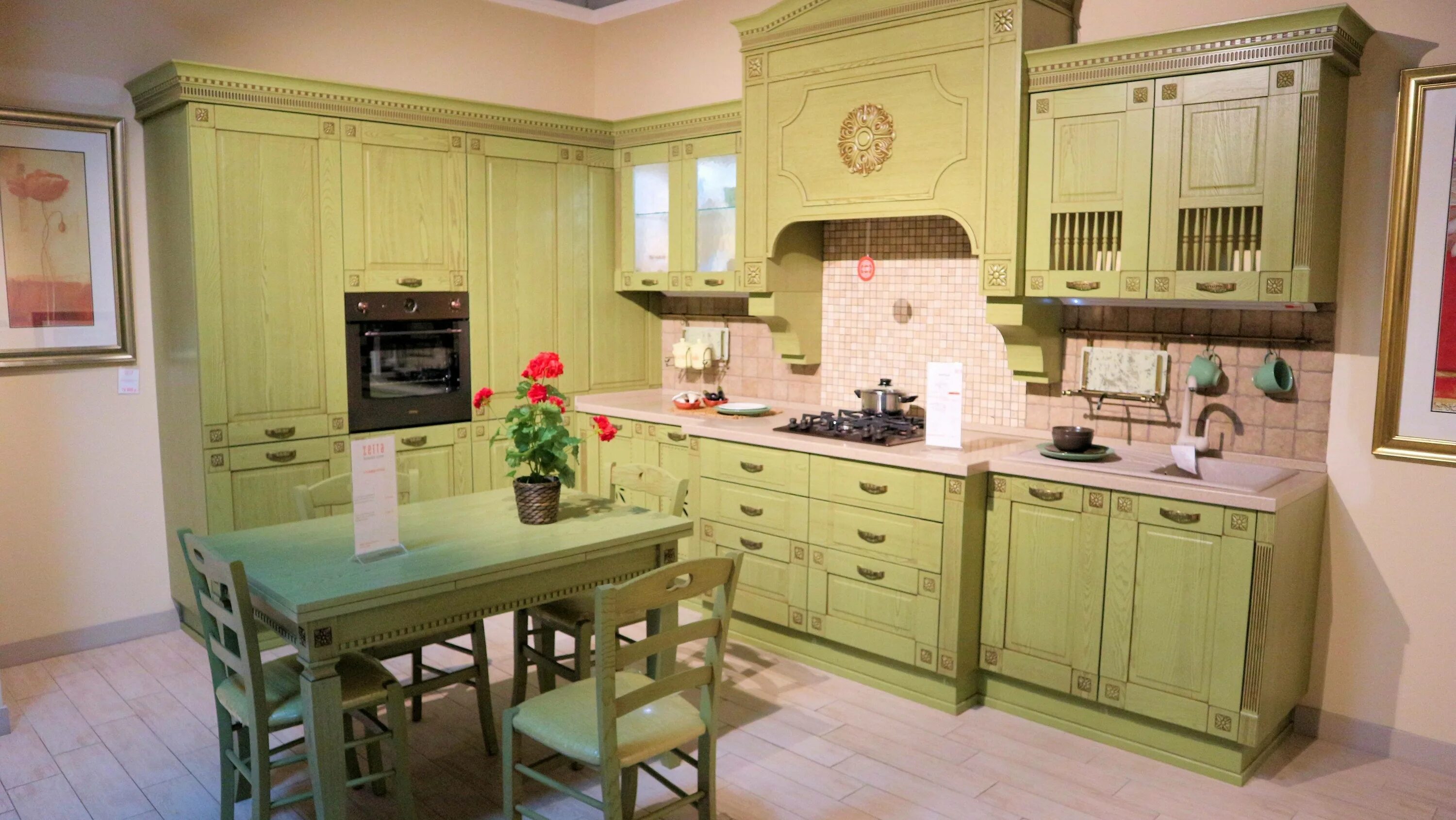 Кухня фисташкового цвета в интерьере фото Фисташковый кухонный гарнитур - найдено 90 фото