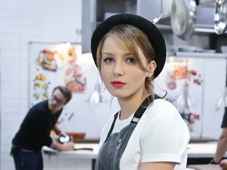 Кухня фото актрис Пин от пользователя Katya key Art на доске Reference Photos Лили коллинз стиль, 