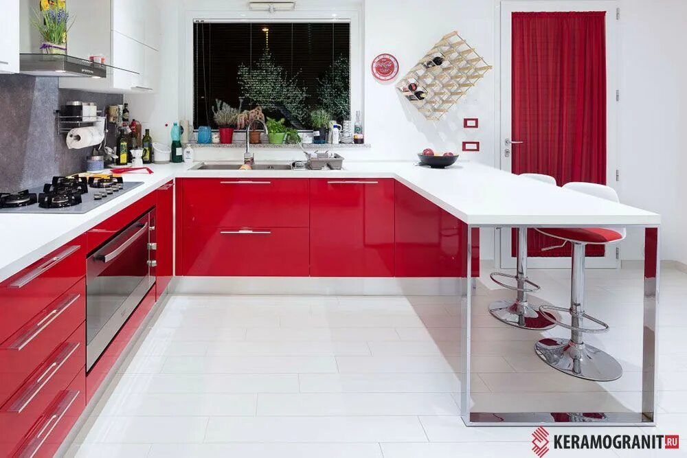 Кухня фото левы Удобные кухни с использованием керамической плитки