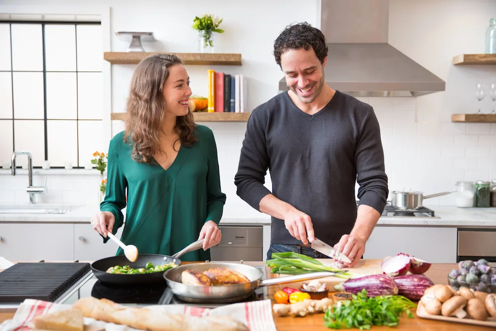 Кухня фото людей Купить Набор ножей Berlinger Haus BH-2535A в Жаркентте - интернет-магазин Sulpak