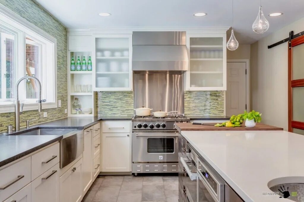 Кухня фото рабочая зона дизайн Разновидности стеновых панелей для кухни - полезные статьи от "МебельМаркет"