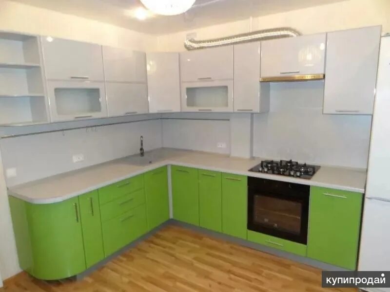 Кухня фото зеленый низ Кухонные гарнитуры в Благовещенске