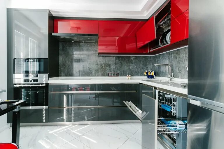 Кухня хай тек дизайн Кухни в стиле Хай-тек: индустриальная эстетика для помещений с разными габаритам