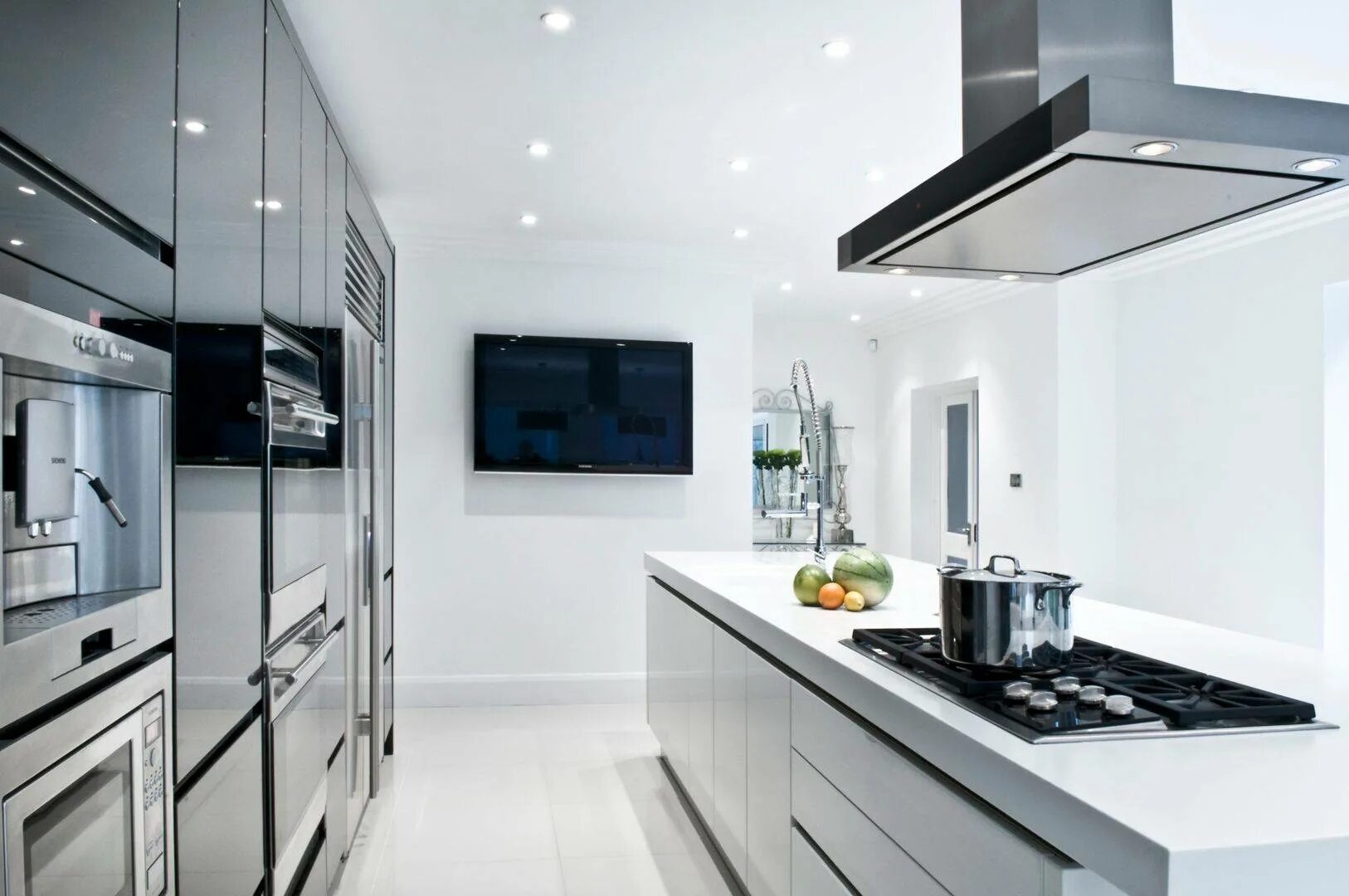 Кухня хай тек фото интерьер Дизайн кухни в стиле хай-тек: 70 + фото примеров от дизайнеров