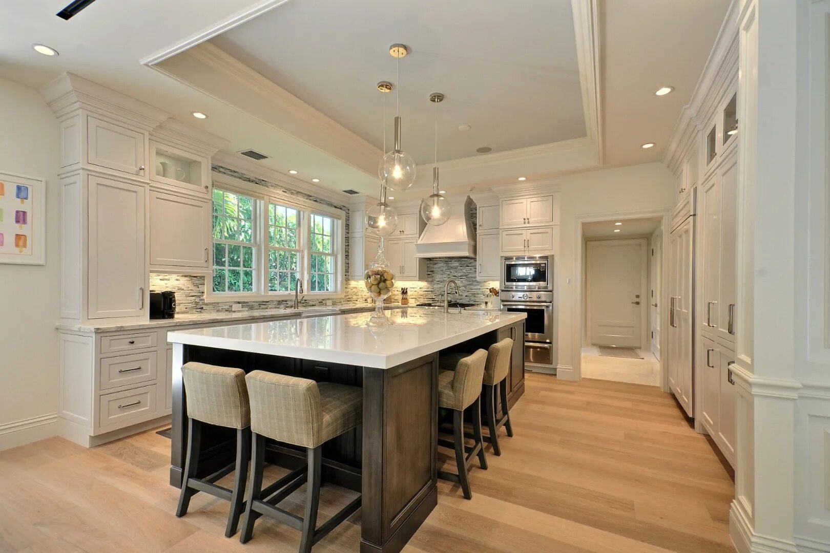 Кухня холл фото Кухня большая Рита Корпусная и кухонная мебель на заказ по низким ценам в Красно