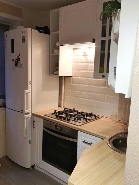 Кухня хрущевка дизайн с холодильником и газовой Малогабаритка ВКонтакте Кухня в стиле винтаж, Небольшое перемоделирование кухни,