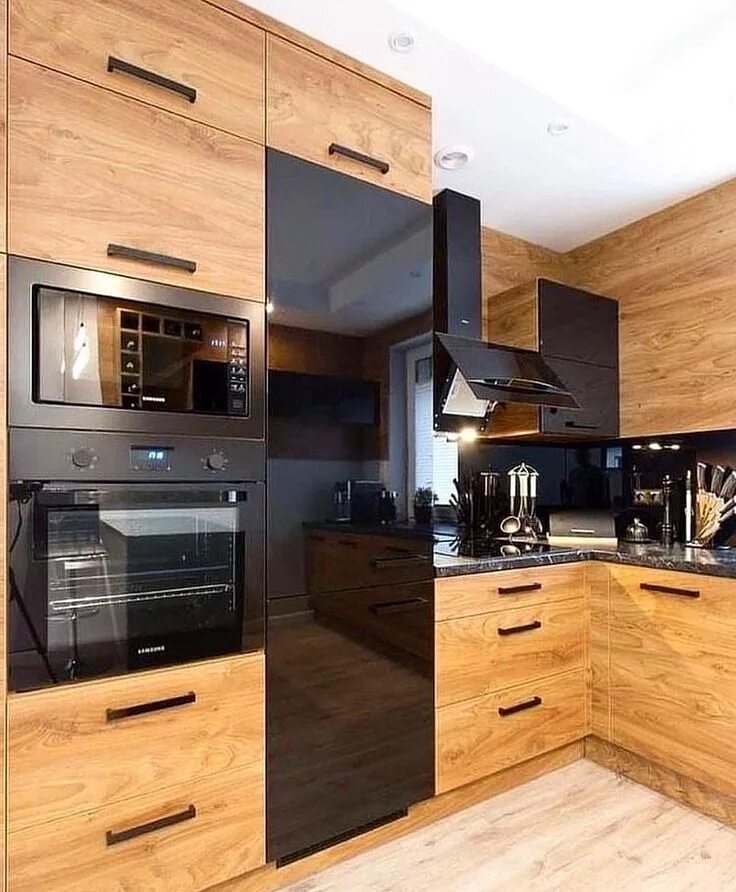 Кухня под дерево дизайн интерьера Felipe Potratz Henck on Instagram: "Hello people! Para os apaixonados pela cor p