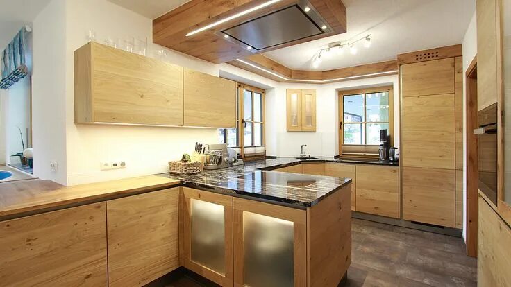 Кухня под дерево интерьер дизайн фото Moderne grifflose Holzküche in Bad Goisern, Salzkammergut Holzküche, Moderne küc