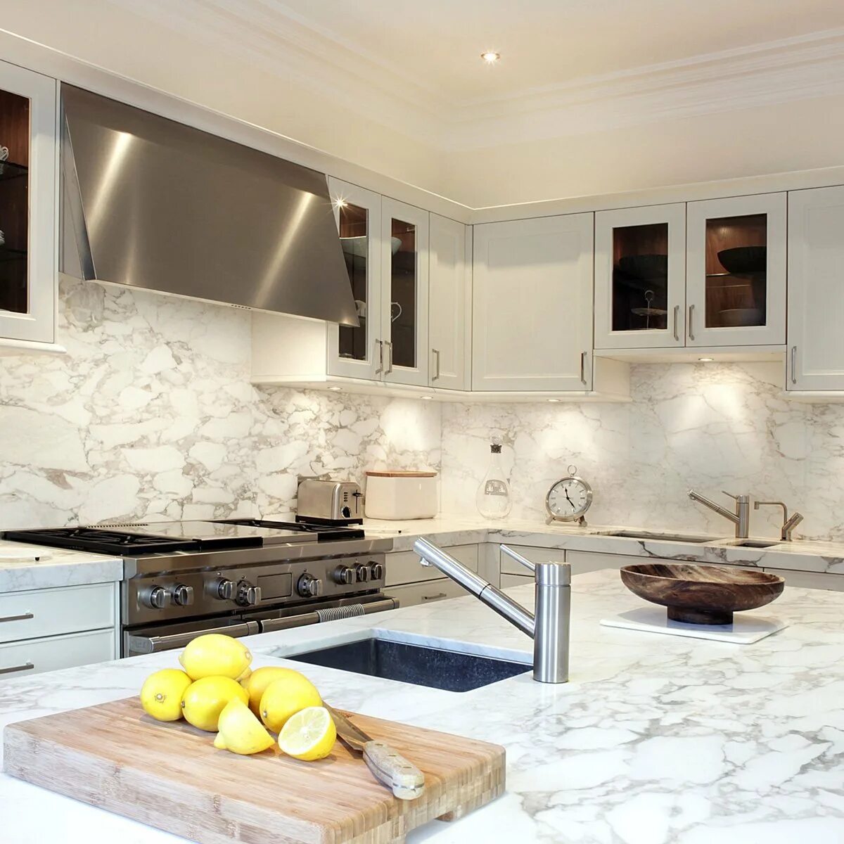 Кухня под мрамор дизайн фото Плитка под мрамор на фартук