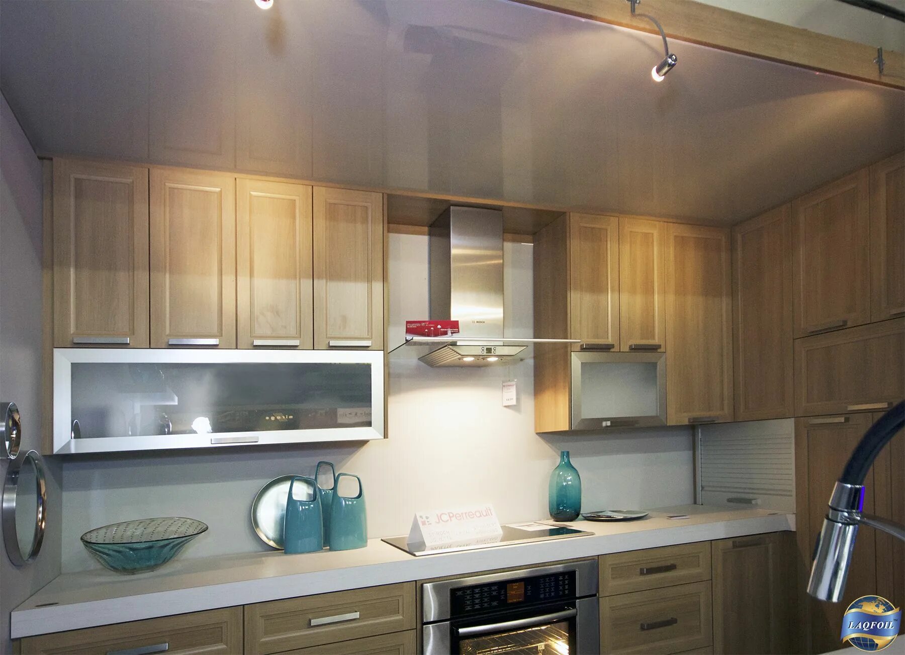 Кухня под натяжной потолок фото Pin su Pavilions, Booths & Exhibits