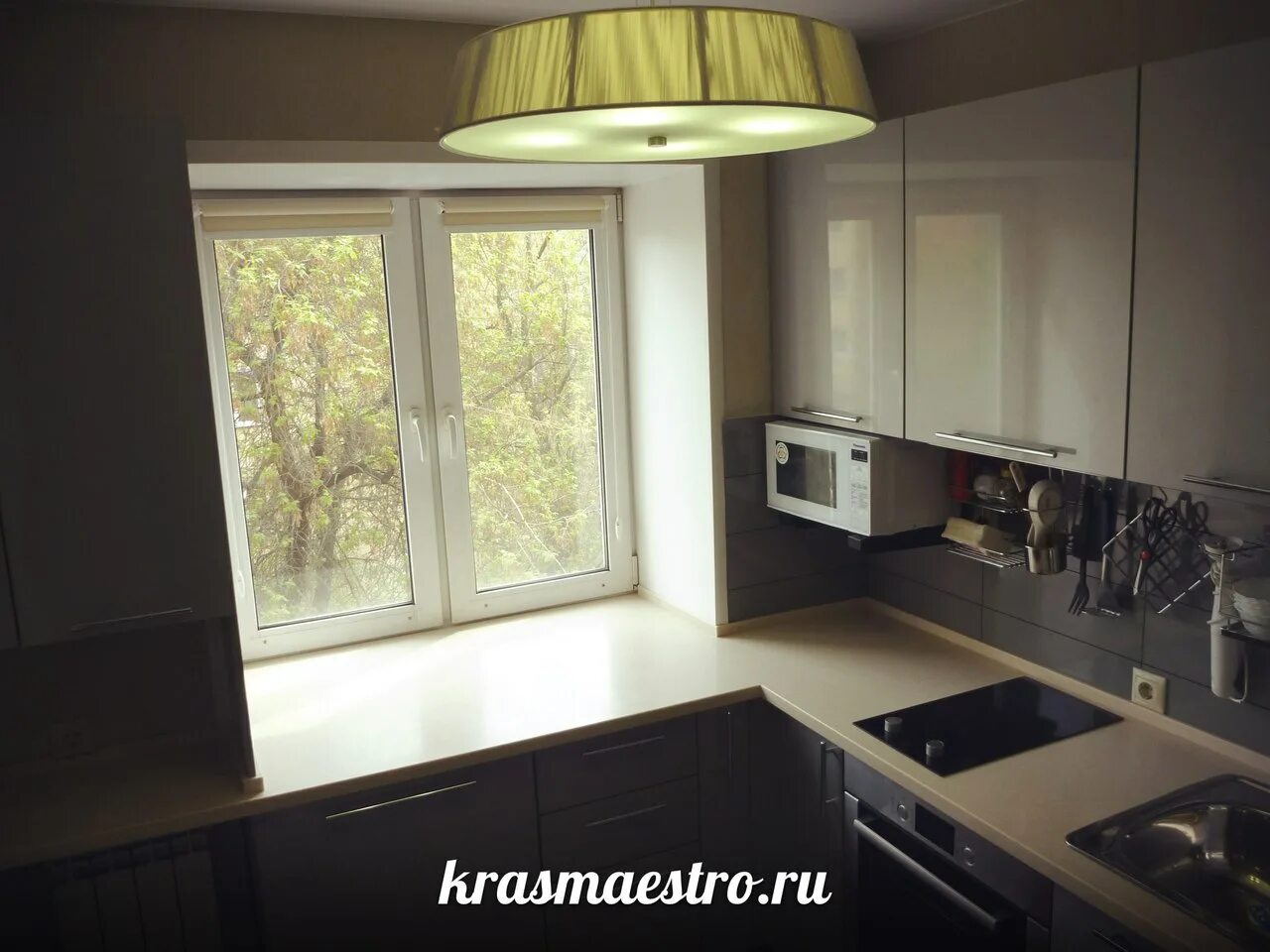 Кухня под окно в хрущевке фото Галерея - Фото Маэстро - студия акрилового камня в Красноярске