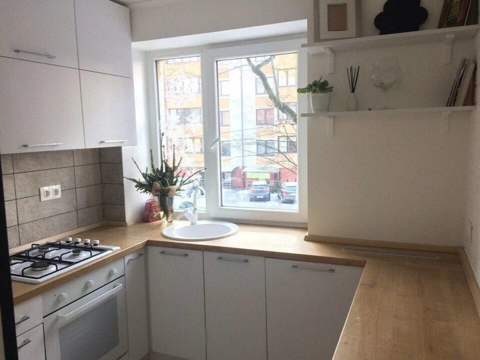 Кухня под окно в хрущевке фото Фотографии ДИЗАЙН ХРУЩЕВКИ - 47 альбомов Small kitchen, Kitchen cabinets, Kitche