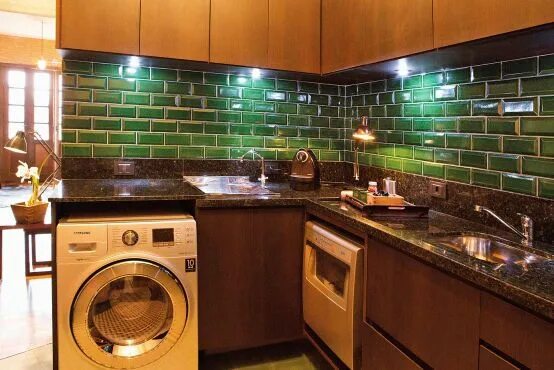 Кухня под плитку фото Pin en Дизайн интерьера кухни (Kitchen designs)