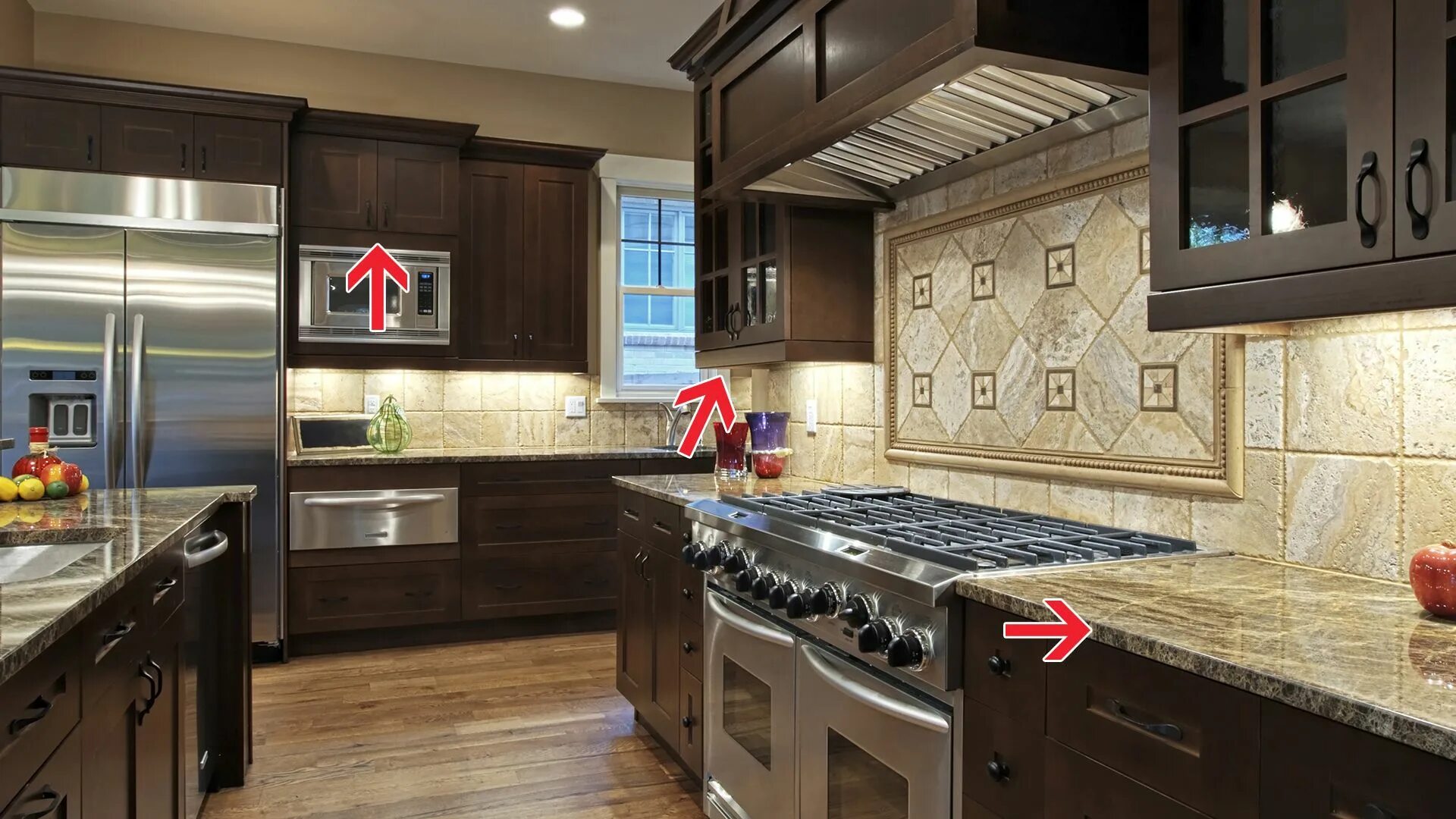 Кухня под плитку фото When it comes to renovating your kitchen, avoid these 3 things Traditional kitch