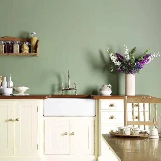 Кухня под покраску дизайн фото цвет vert de gris Green kitchen decor, Dining room colors, House interior
