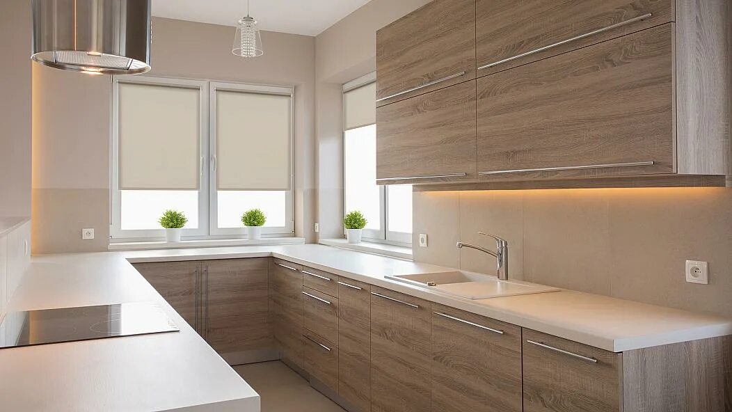 Кухня под светлое дерево интерьер Купить рулонную штору "Миниролл Слоновая кость" светло-бежевый, слоновая кость, 