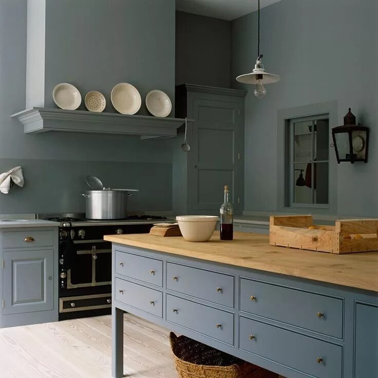 Кухня покрашенная краской фото дизайн Plain English Design on Instagram: "A sense of balance and harmony." Plain engli