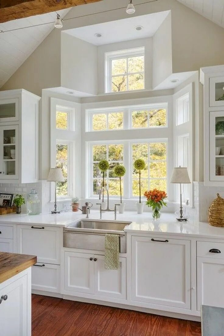 Кухня посередине окно фото дизайн 67+ Cool Modern Farmhouse Kitchen Sink Decor Ideas Kitchen design small, Kitchen