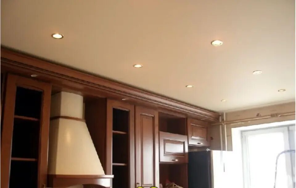 Кухня потолок бежевый фото Kitchen interior with beige ceiling (44 Photos)