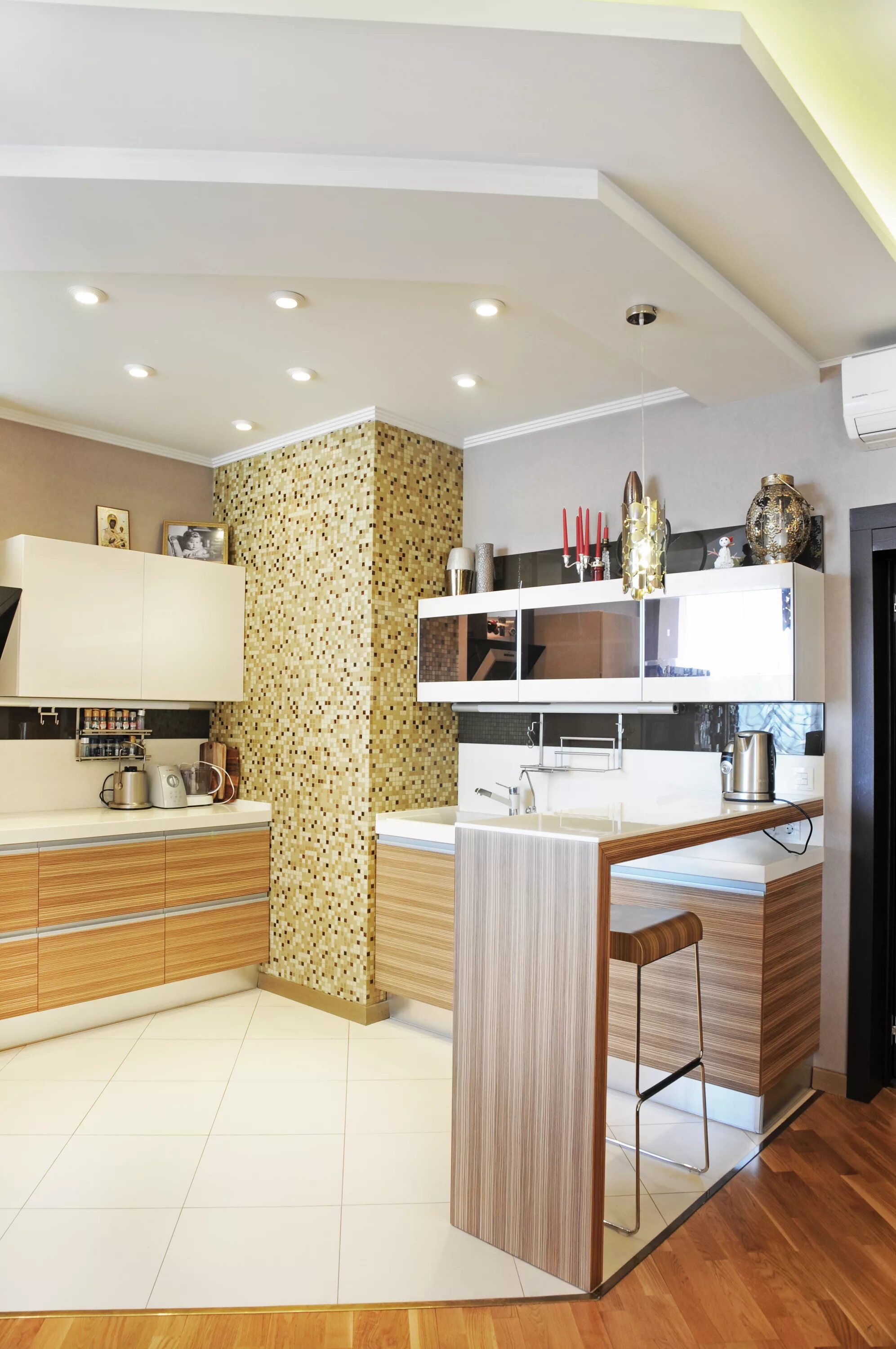 Кухня прихожая в частном доме фото Кухня прихожая фото - DelaDom.ru