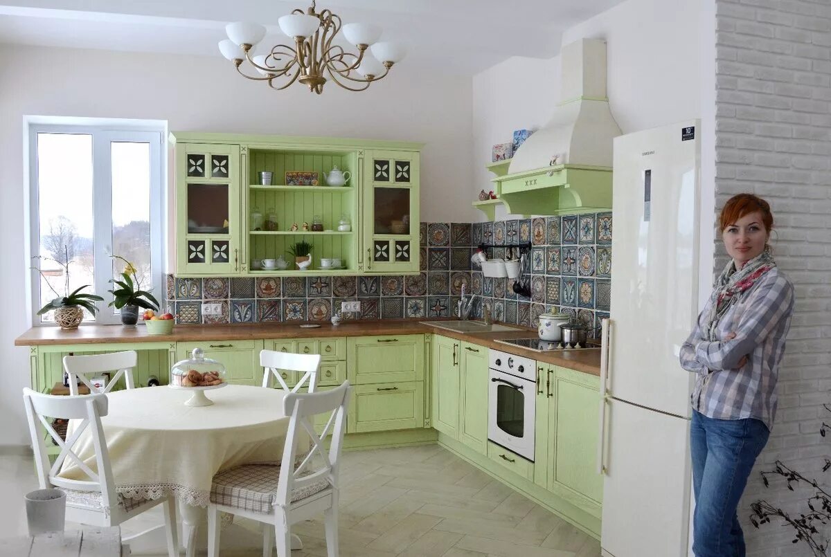 Кухня прованс фисташковая фото в интерьере s1200 (1200 × 805) ремонт Постила