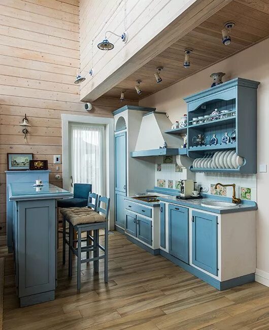 Кухня прованс в деревянном доме фото Дизайн класса премиум Log home kitchens, A frame house plans, Kitchen interior