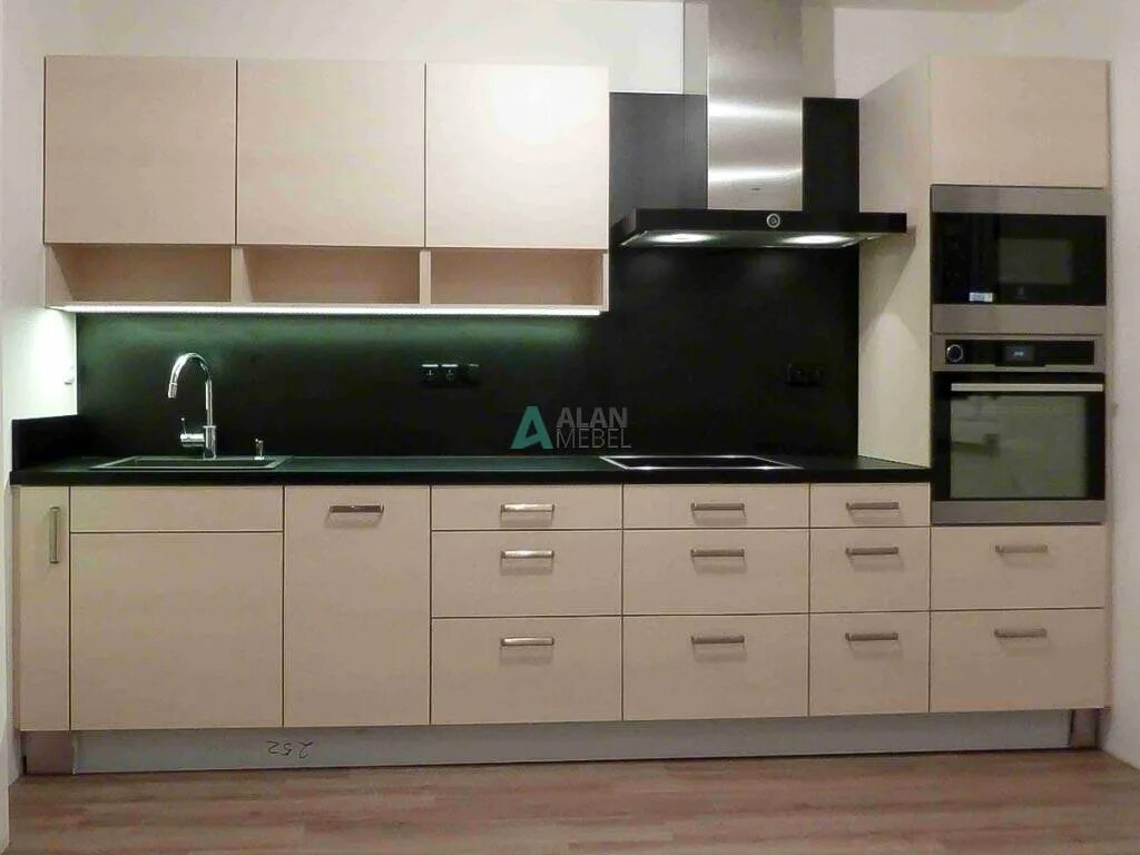 Кухня прямая 4 м дизайн фото Линейная белая кухня из пластика под заказ в Минске