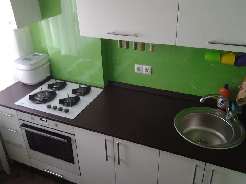 Кухня прямая хрущевка фото дизайн Зеленые кухни в дизайне - Фото 58 лучших идей - zakaz-kuhni-minsk.by