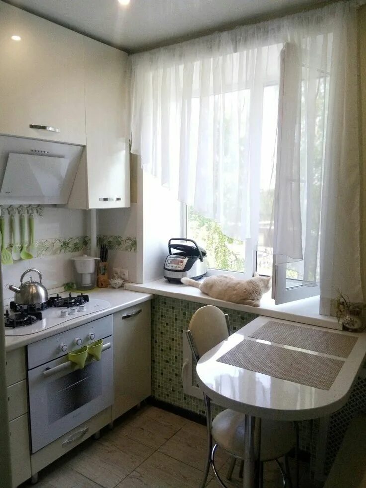 Кухня ремонт дизайн маленькая хрущевка фото Необычная кухня. Интерьер Небольшие кухни, Перепланировка кухни, Интерьер