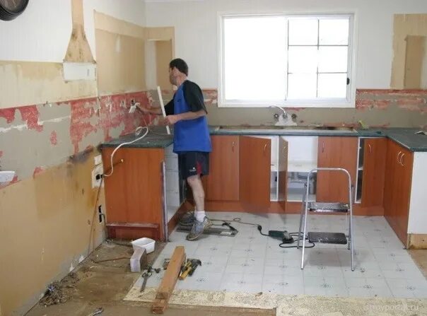 Кухня ремонт своими руками видео How to Start Kitchen Remodeling Kitchen renovation is a complex event that requi