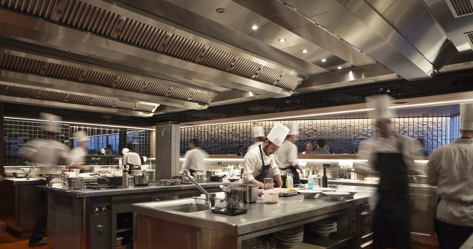 Кухня ресторана фото Galería de Restaurant Ricard Camarena / Francesc Rifé Studio - 17