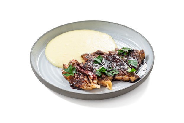 Кухня рецепты с фото пошагово Стейк стриплойн с сырным пюре и соусом порто пошаговый рецепт с видео и фото - А