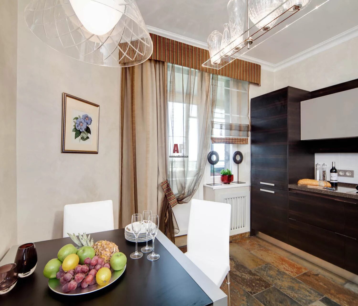 Кухня с балконным окном фото Фото интерьера кухни небольшой квартиры в современном стиле