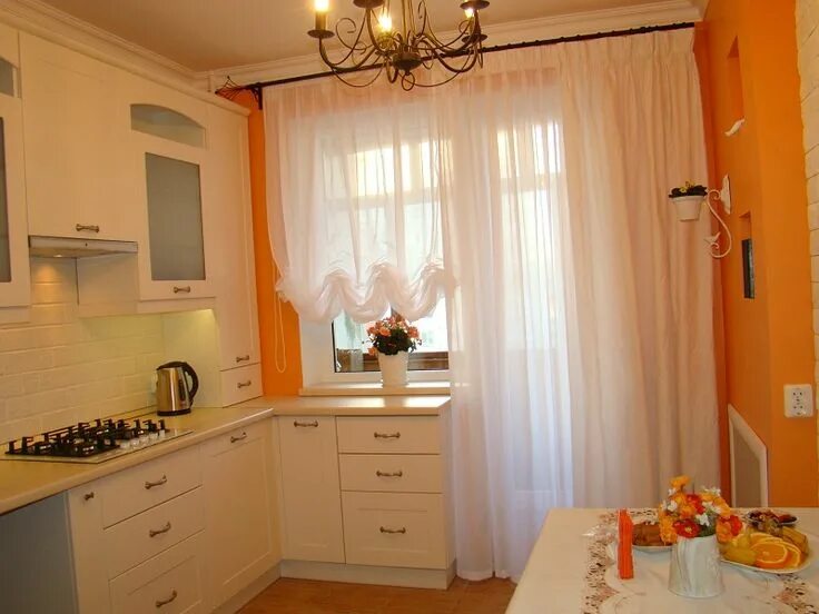 Кухня с балконным окном фото шторы для кухни фото новинки 2015 Шторы для кухни 2015: фото новинки 150 вариант