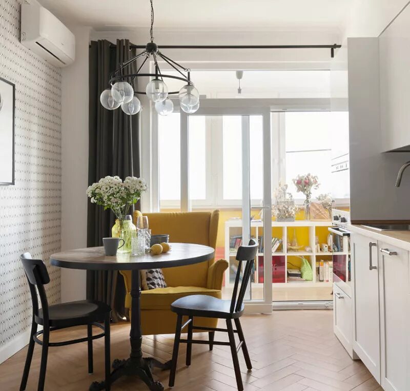 Кухня с балконом дизайн интерьер фото Шторы блэкаут на люверсах для кухни Zanaves.by