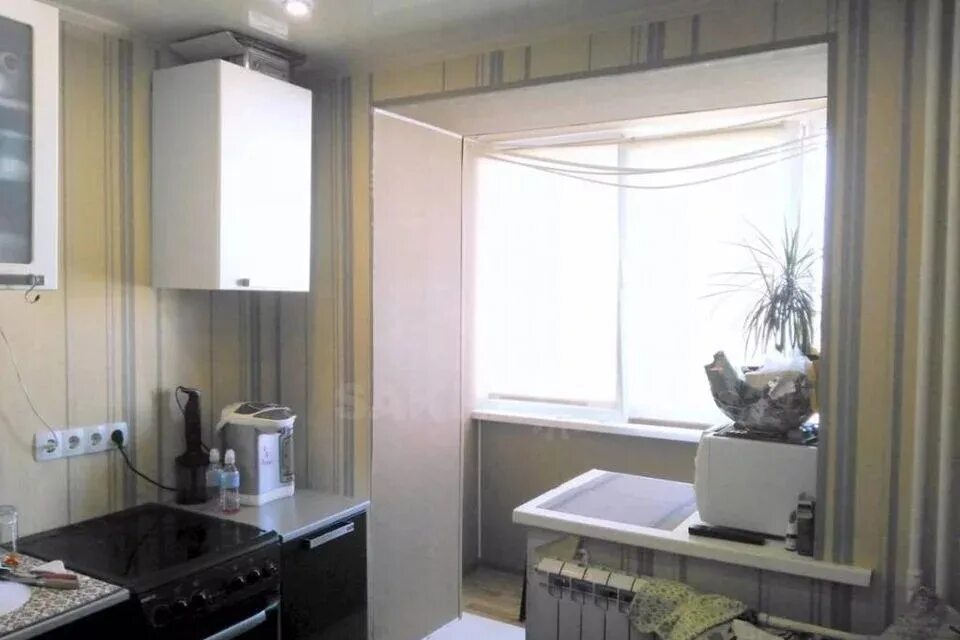 Кухня с балконом в хрущевке фото Аренда однокомнатных квартир Приовражный пер., Энгельс без посредников на AFY.ru