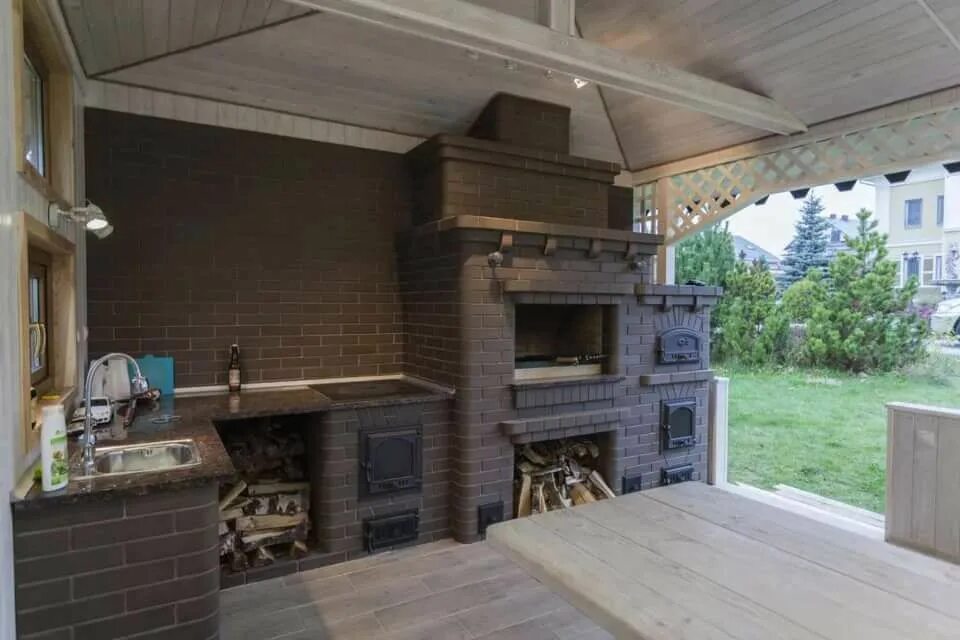 Кухня с барбекю мангалом фото проекты барбекю на крытой террасе дома пожарные требования: 1 тыс изображений найдено в 